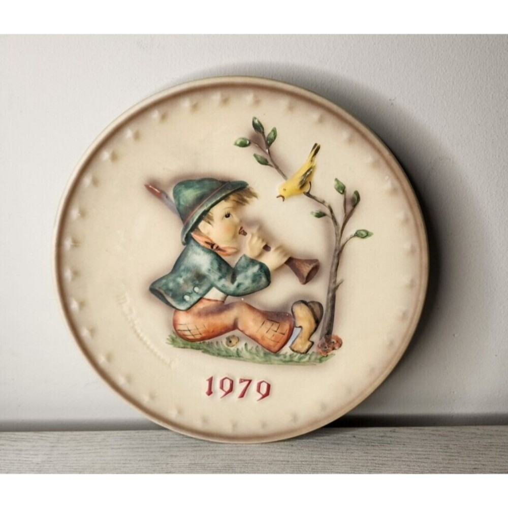 Vintage W. Goebel M J Hummel 1979 Collector's Plate‎ "Singing Lesson"